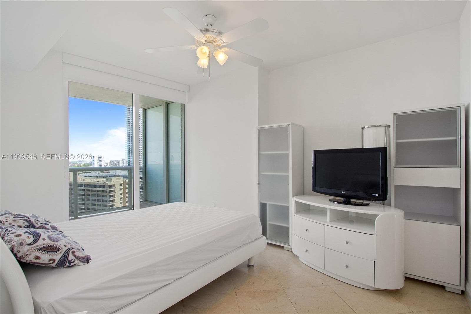 1850 S OCEAN DR 1608 photo 17