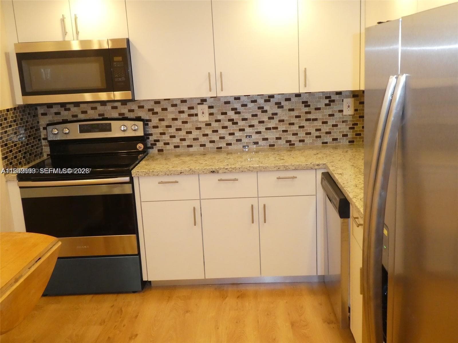 800 Parkview Dr 1018 photo 6