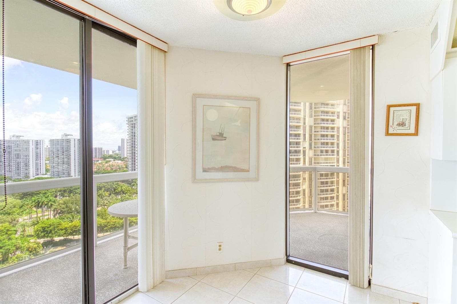 20185 E Country Club Drive 1709 photo 16