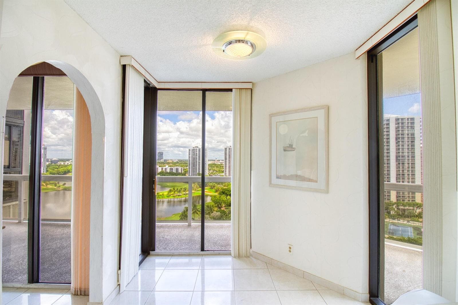 20185 E Country Club Drive 1709 photo 15