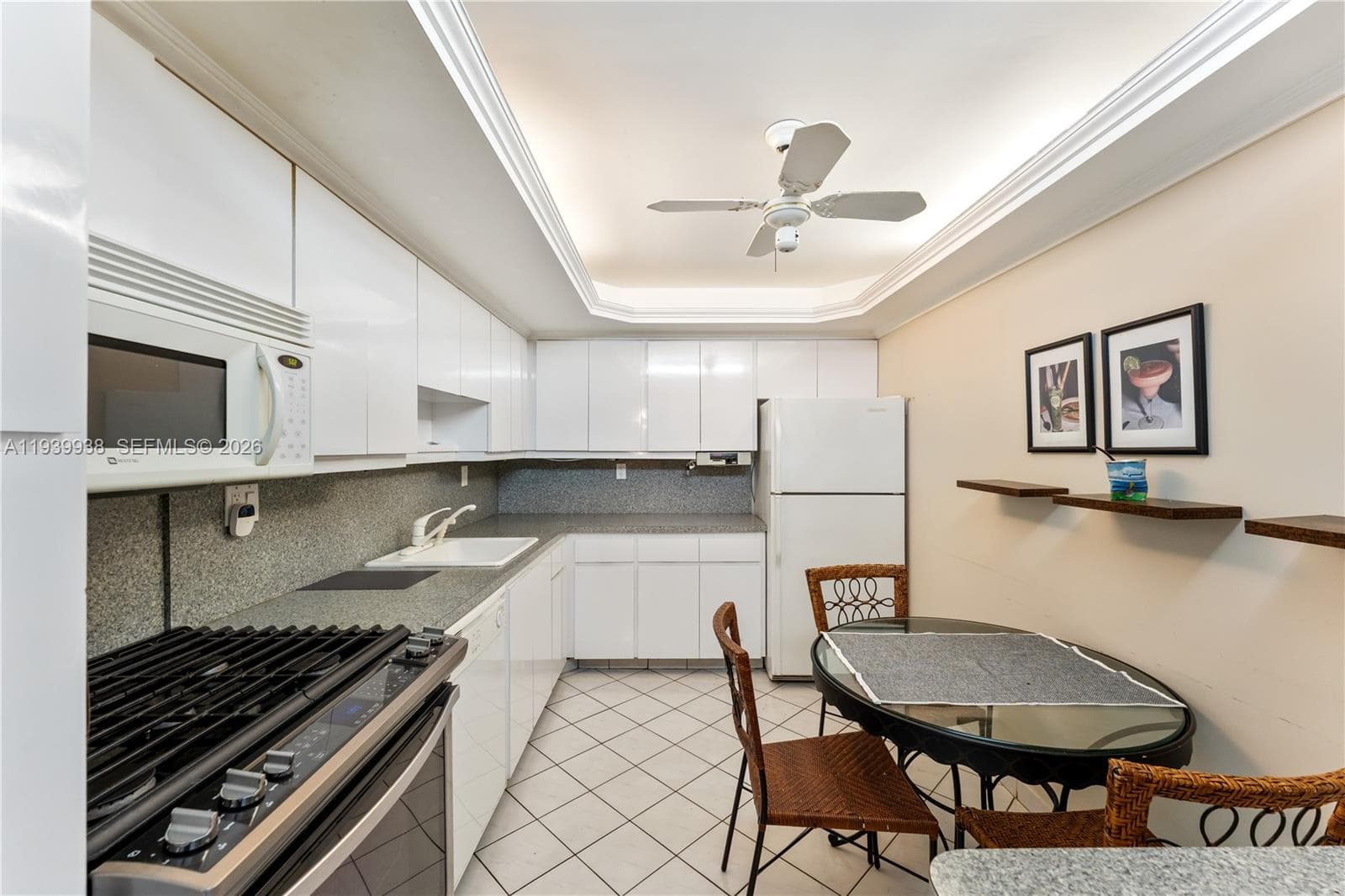 3140 S Ocean Dr 212 photo 9