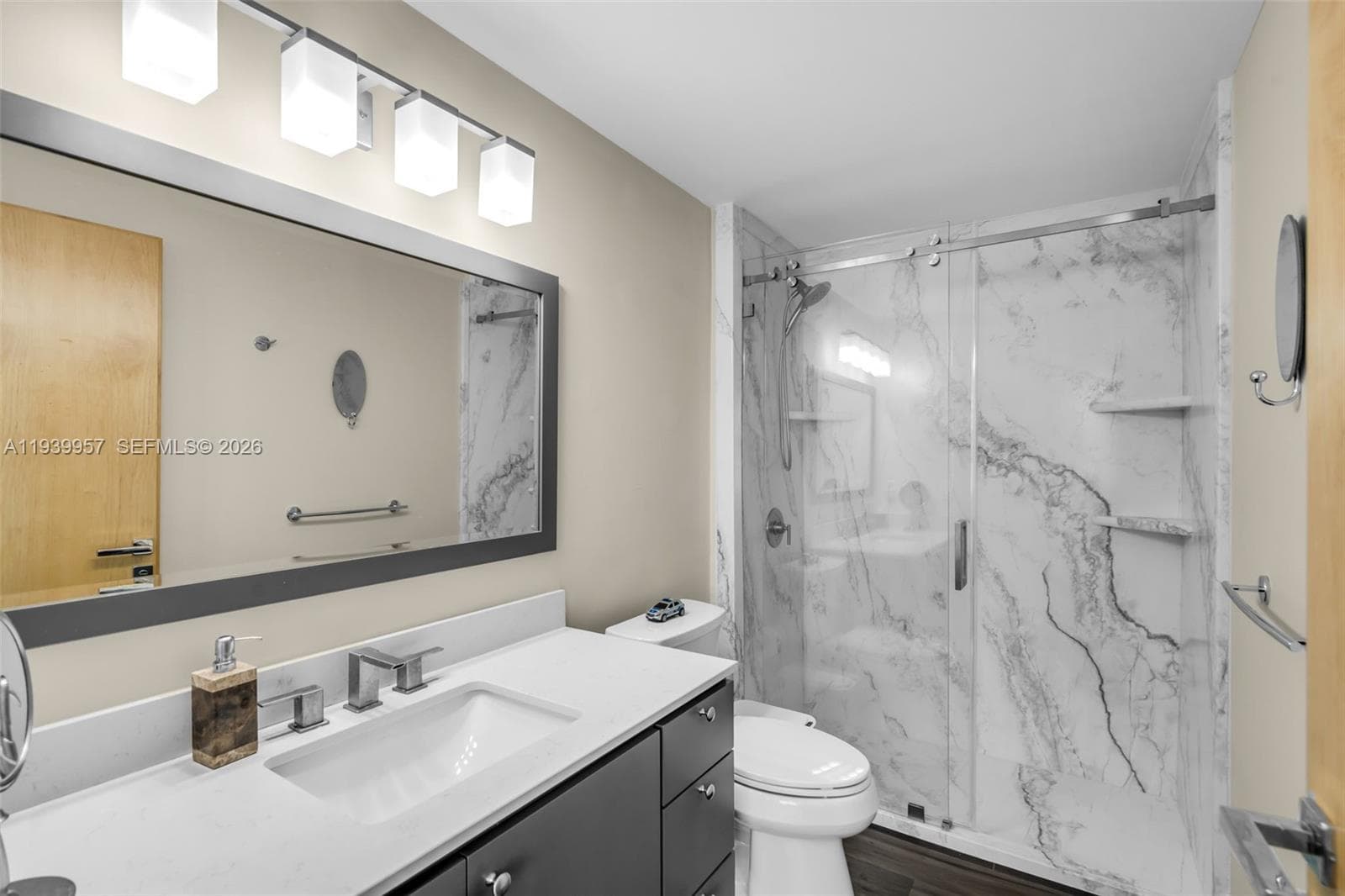 1500 Ocean Dr 1202 photo 24