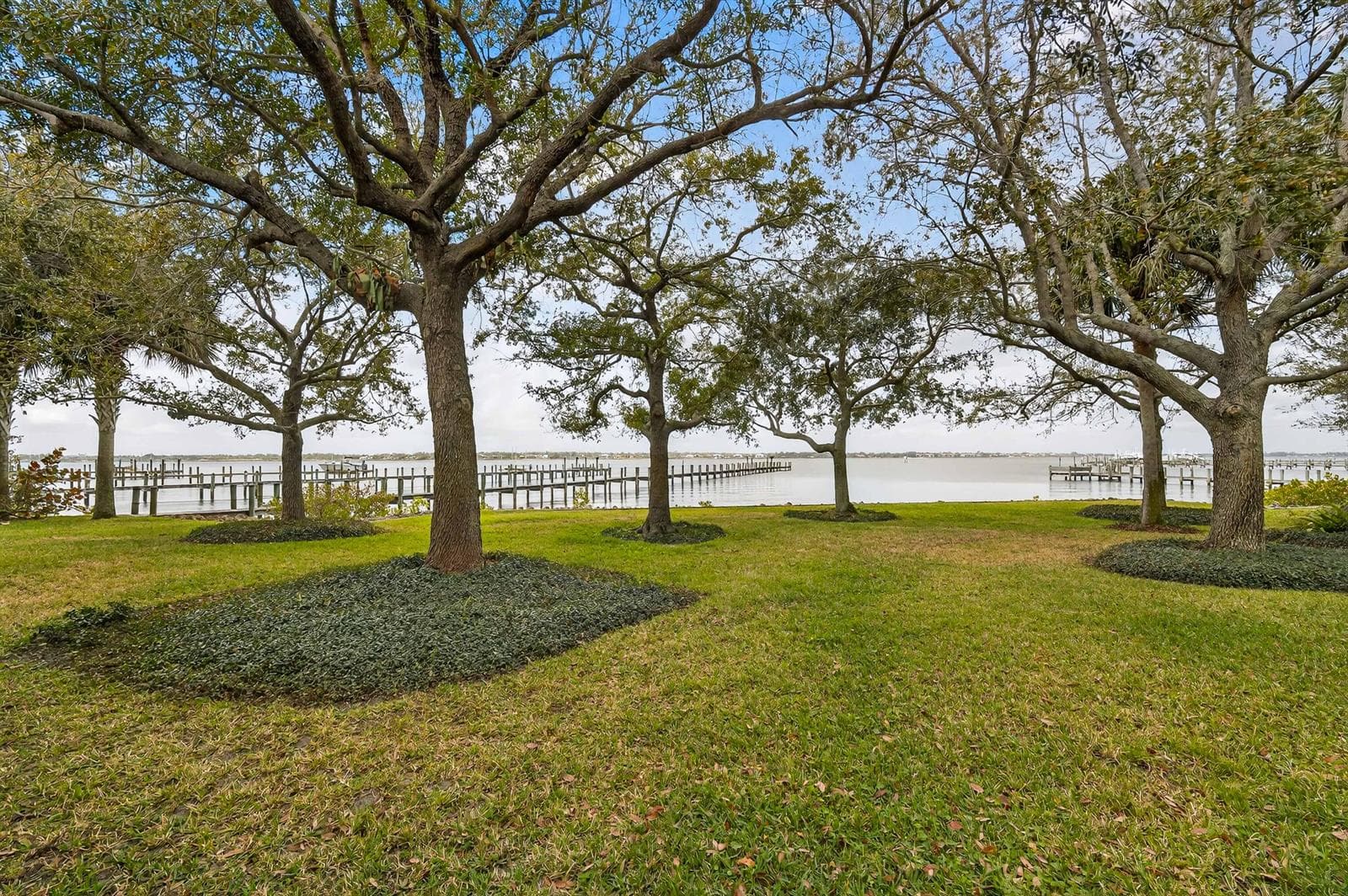 1924 NW Shore Terrace photo 9