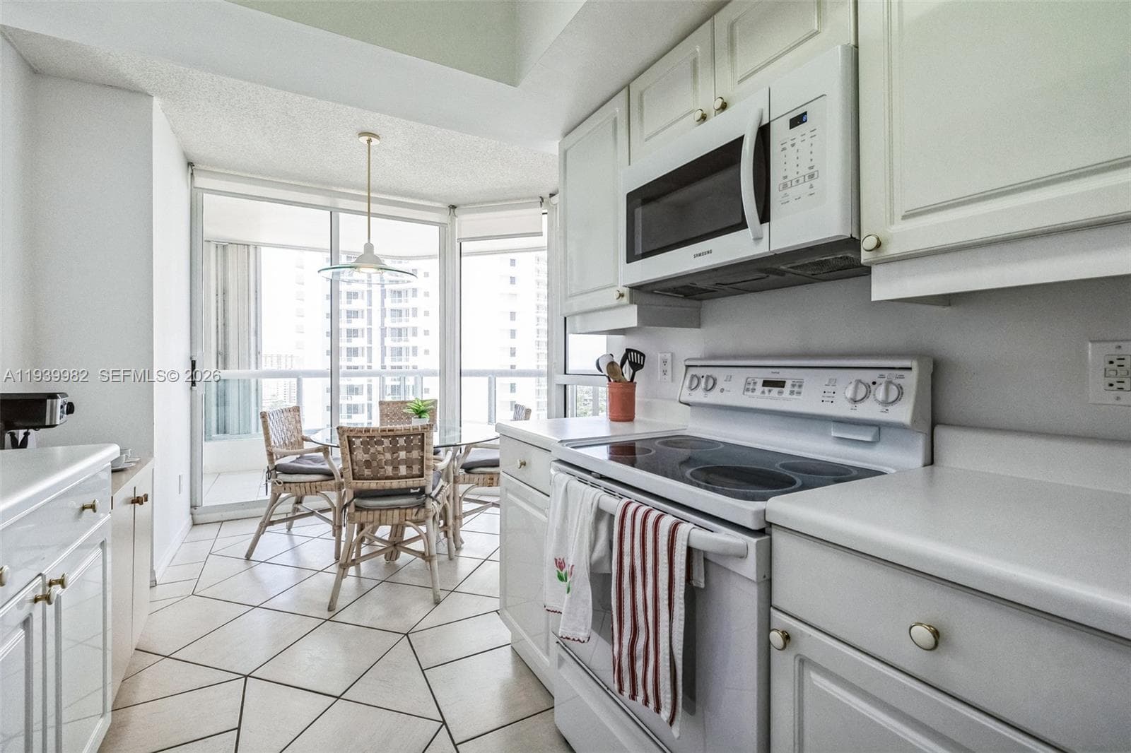 21205 YACHT CLUB DR 1802 photo 13