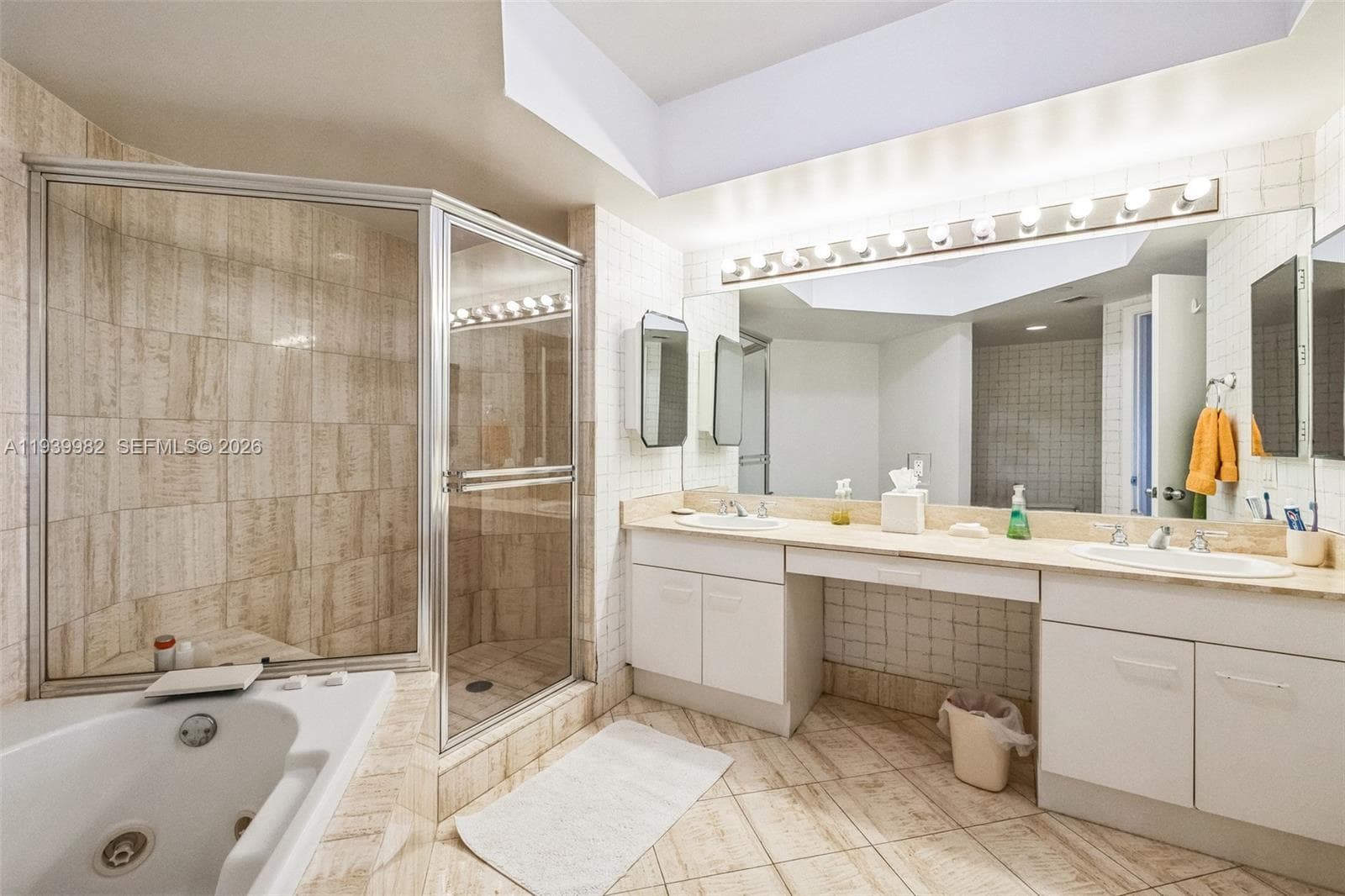 21205 YACHT CLUB DR 1802 photo 24