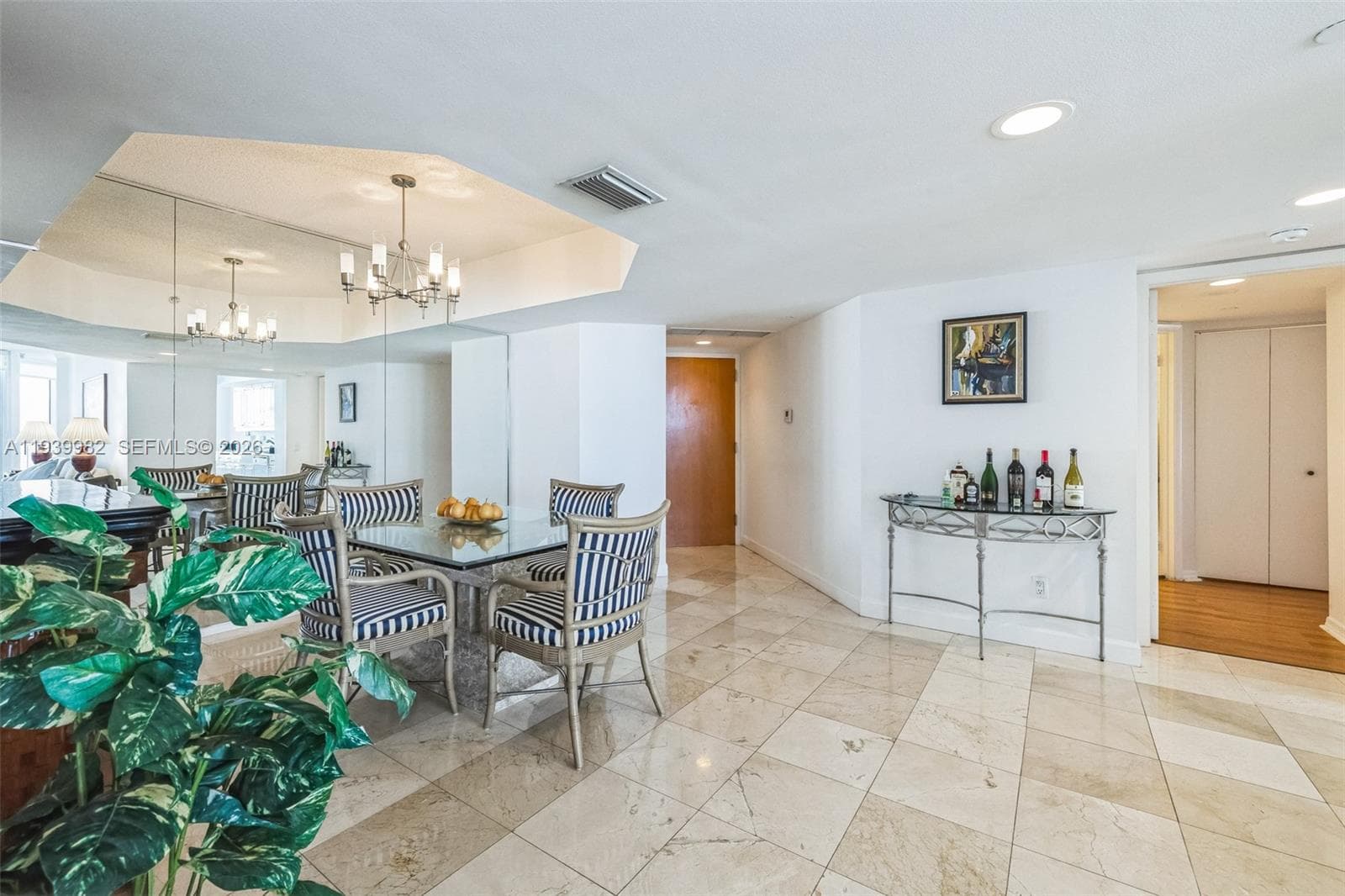21205 YACHT CLUB DR 1802 photo 8
