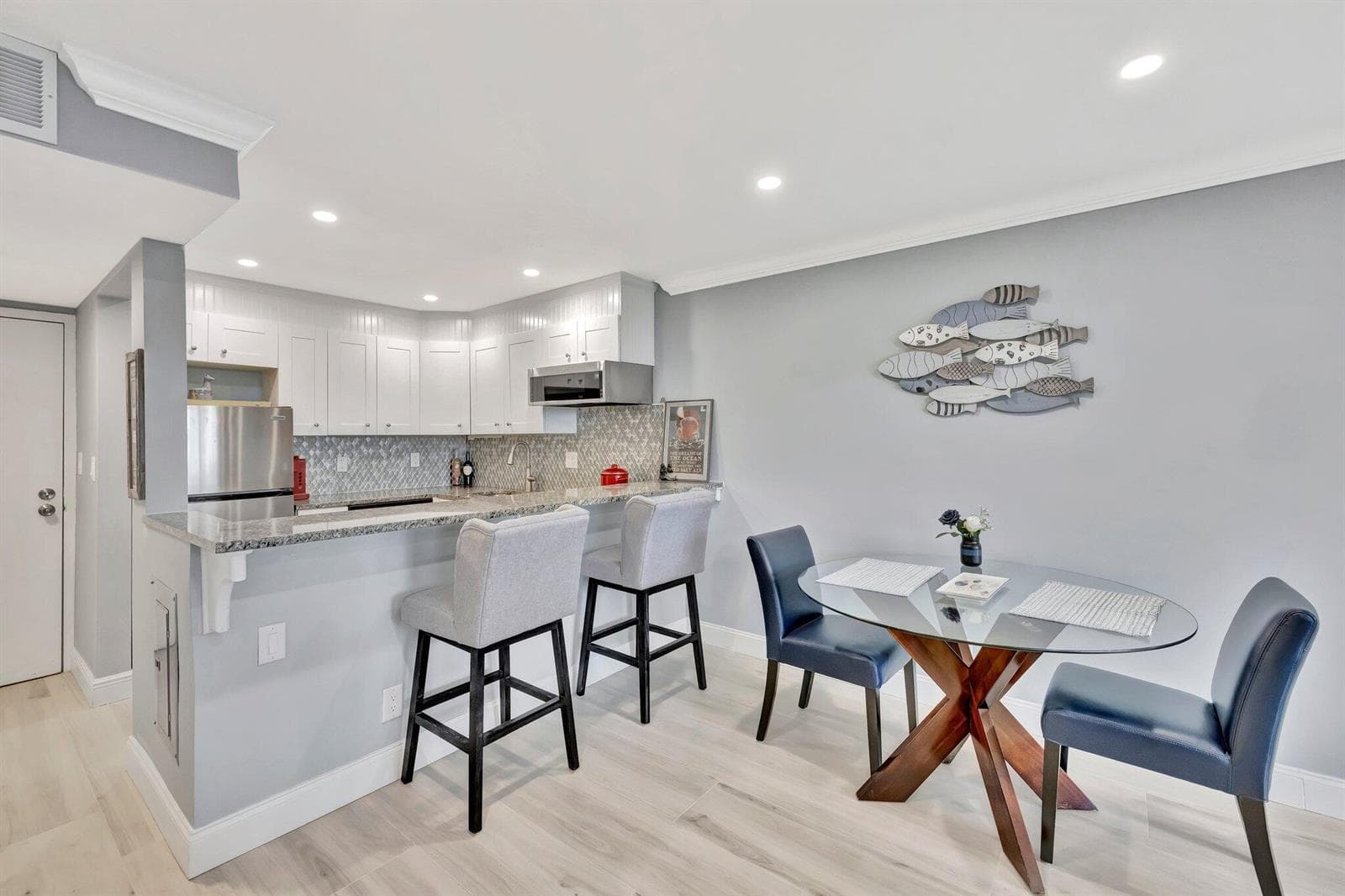 1505 N Riverside Drive 507 photo 11
