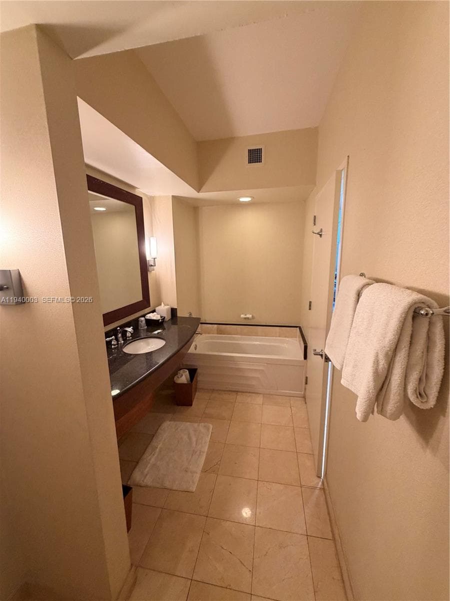 18001 Collins Ave 2312 photo 9