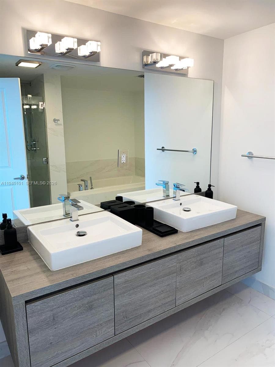 400 Sunny Isles Blvd 1120 photo 11