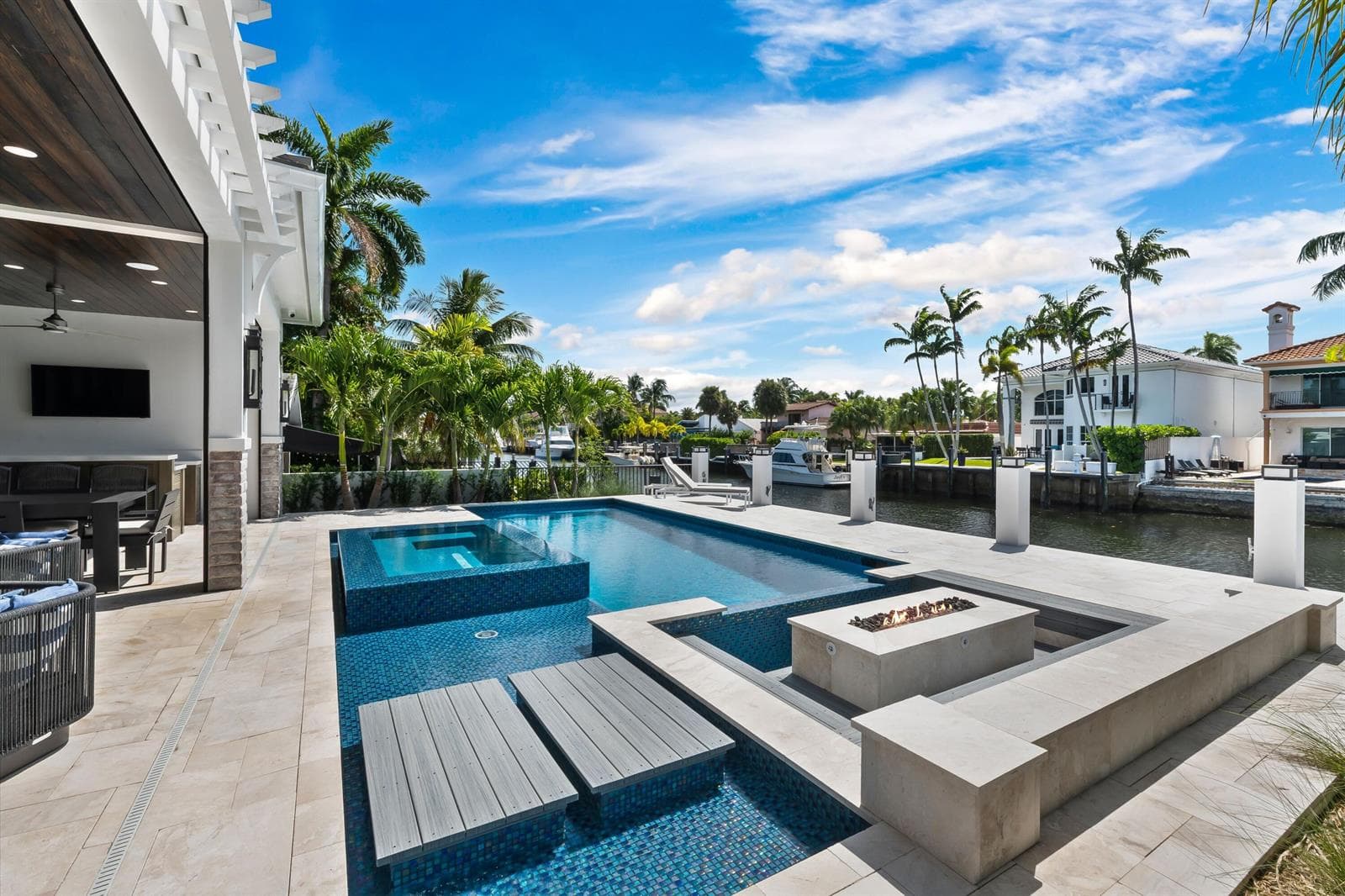 319 Coconut Isle Drive 3 photo 3