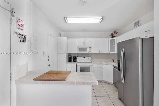 5601 Collins Ave 825 photo 22