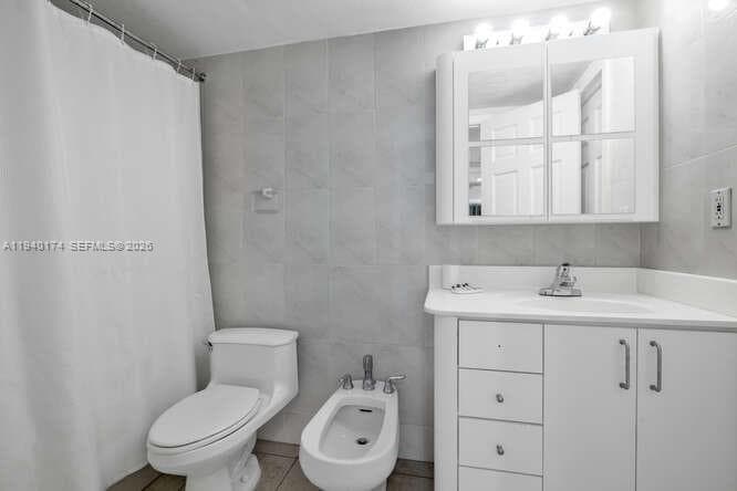 5601 Collins Ave 825 photo 18