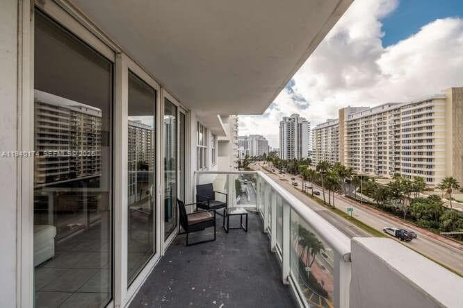 5601 Collins Ave 825 photo 4