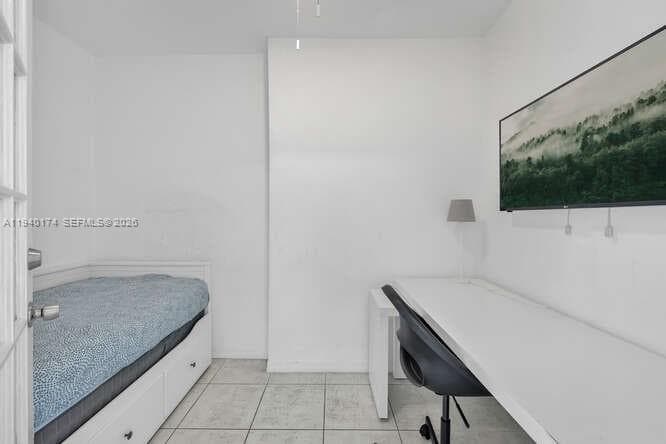 5601 Collins Ave 825 photo 25