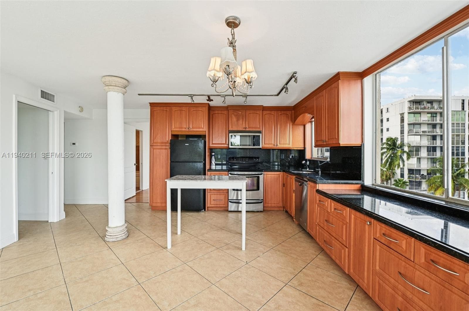1740 NW N River Dr 614 photo 4