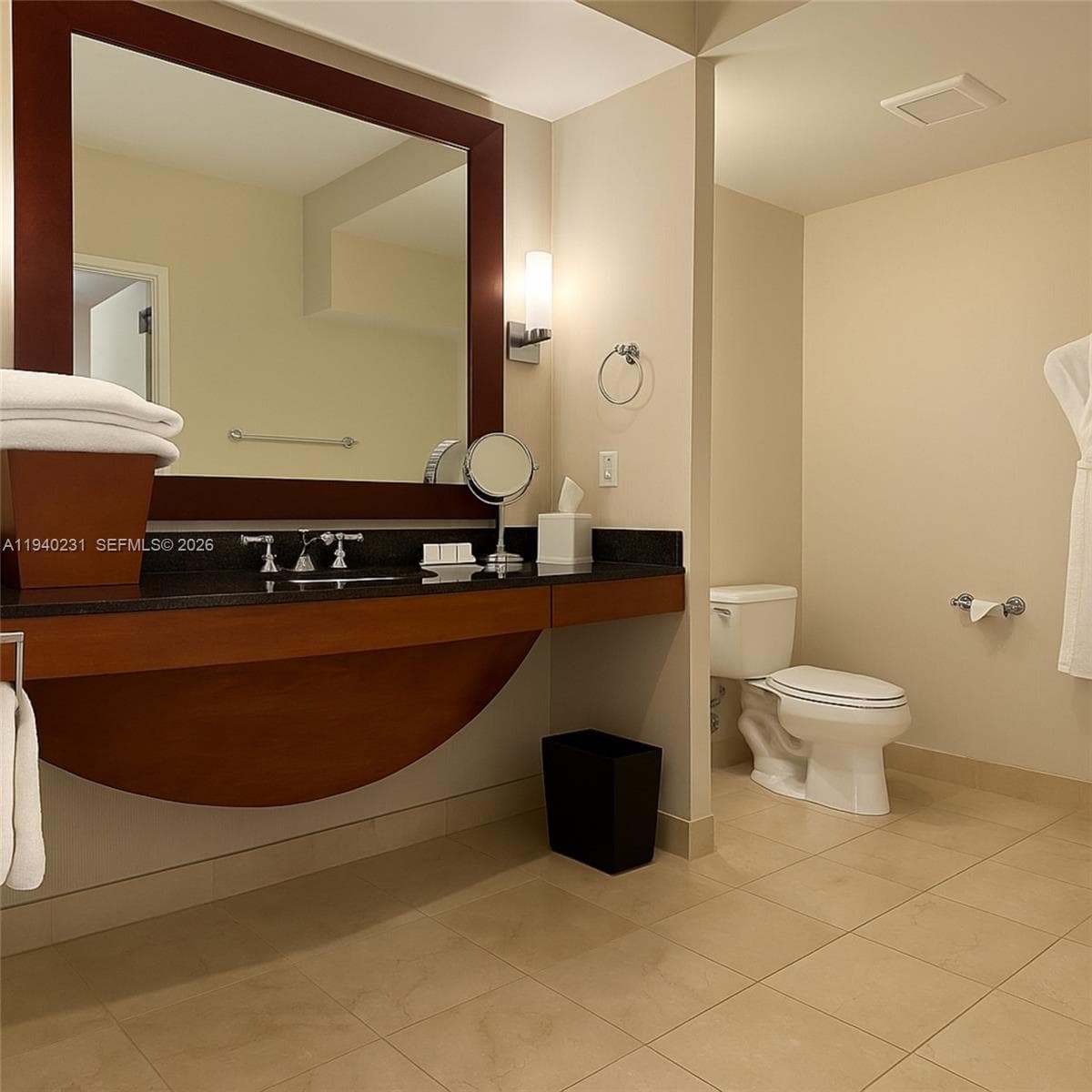 18001 Collins Ave 1210 photo 4
