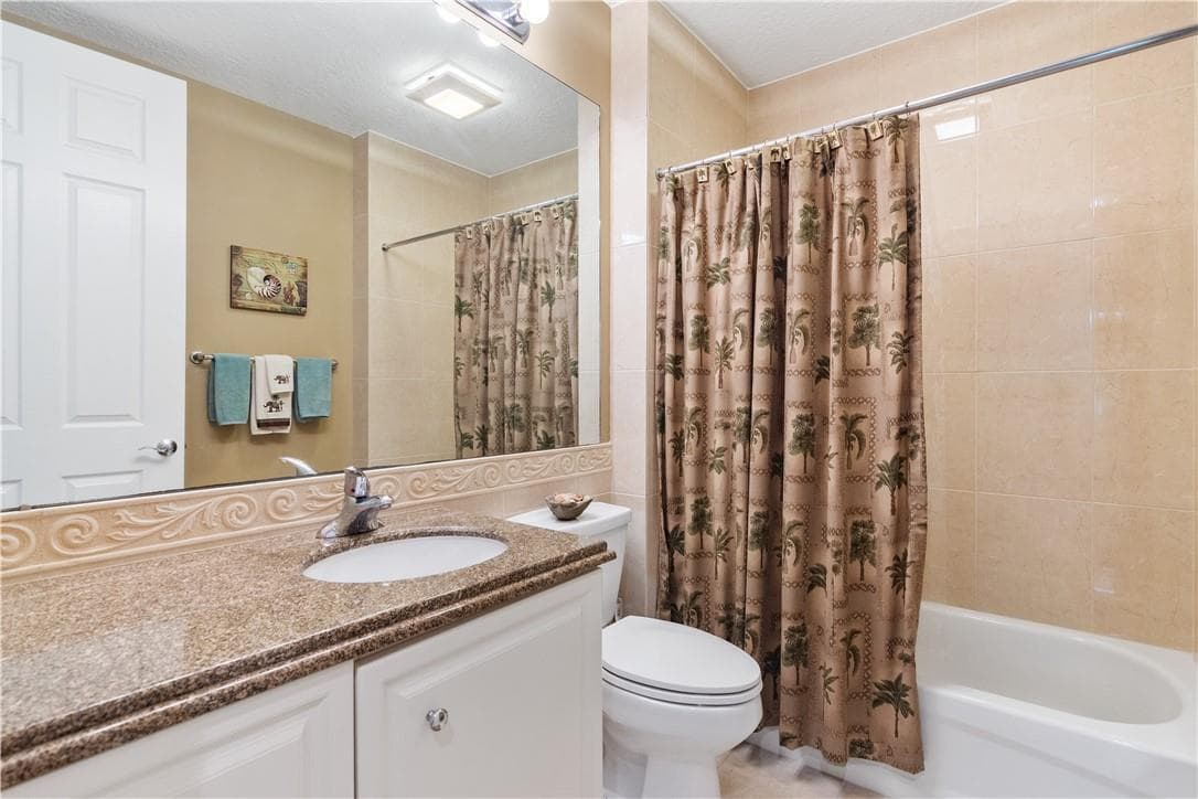 19 Harbour Isle Drive 106 photo 17