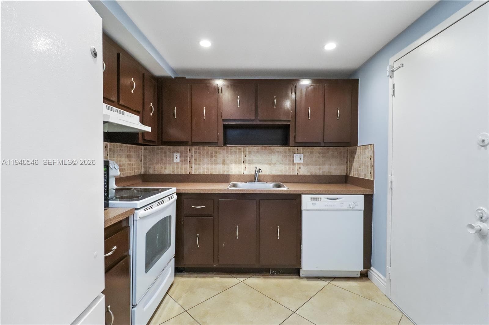 600 Three Islands Blvd 519 photo 3