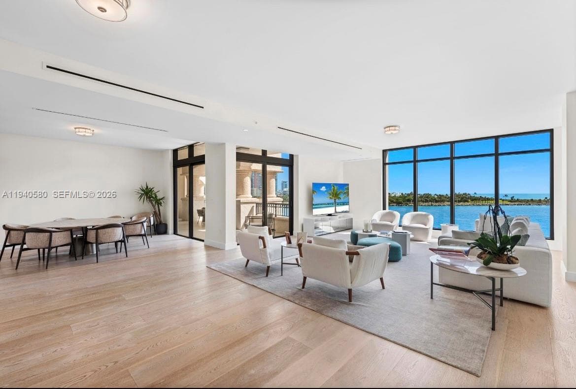 7055 Fisher Island Dr 7055 photo 3