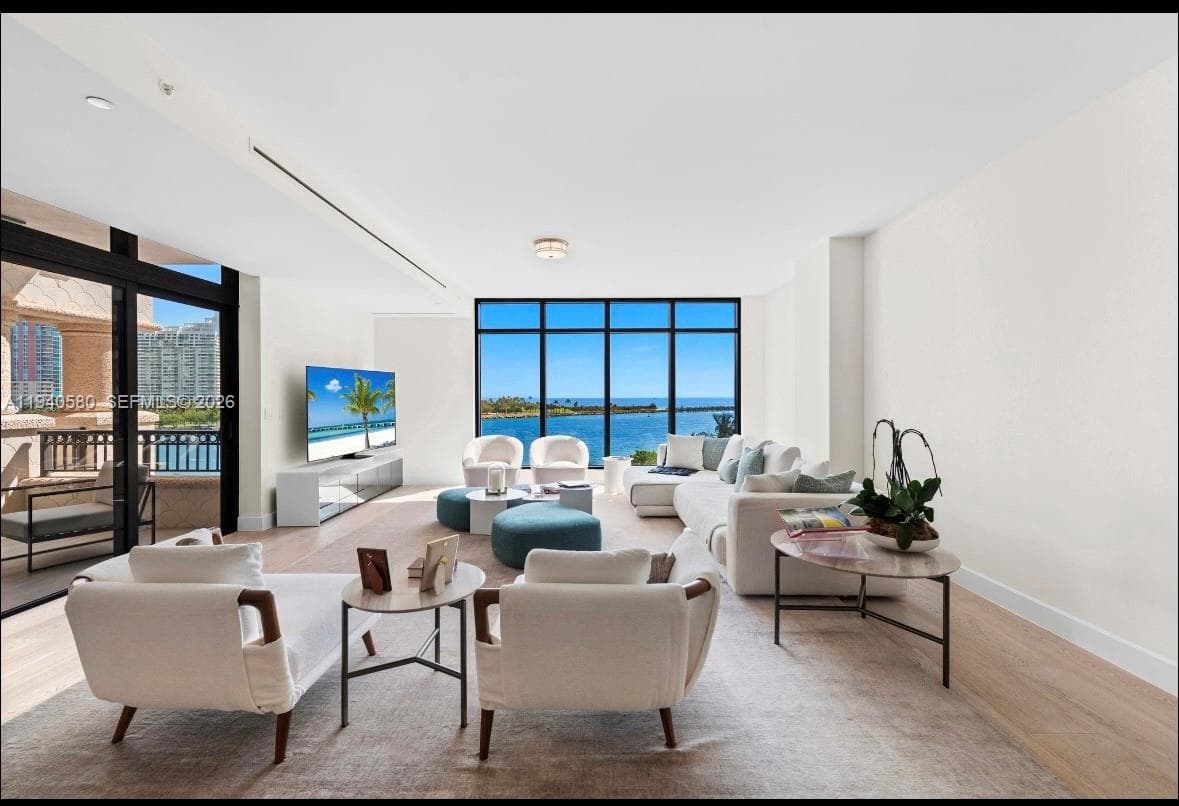 7055 Fisher Island Dr 7055 photo 5