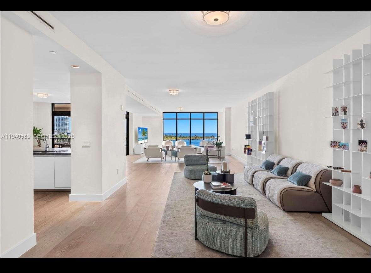 7055 Fisher Island Dr 7055 photo 4