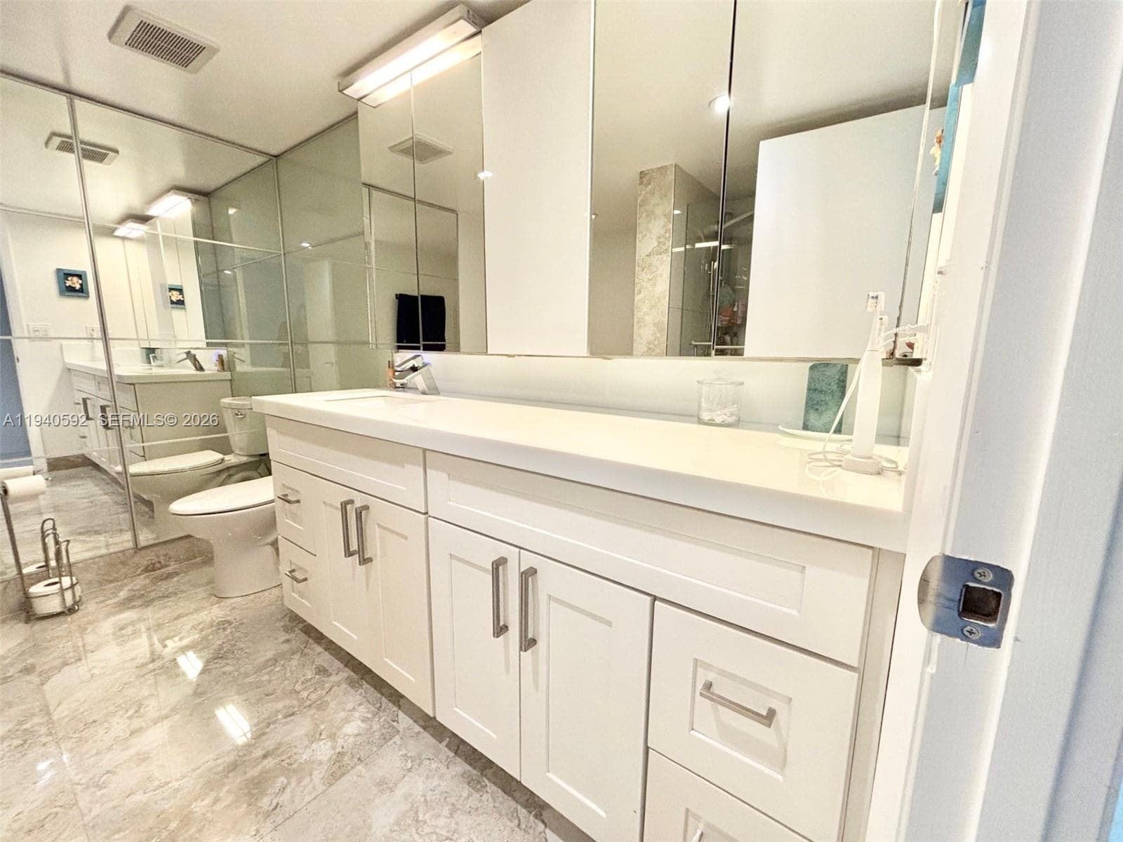 200 Leslie Dr 831 photo 17