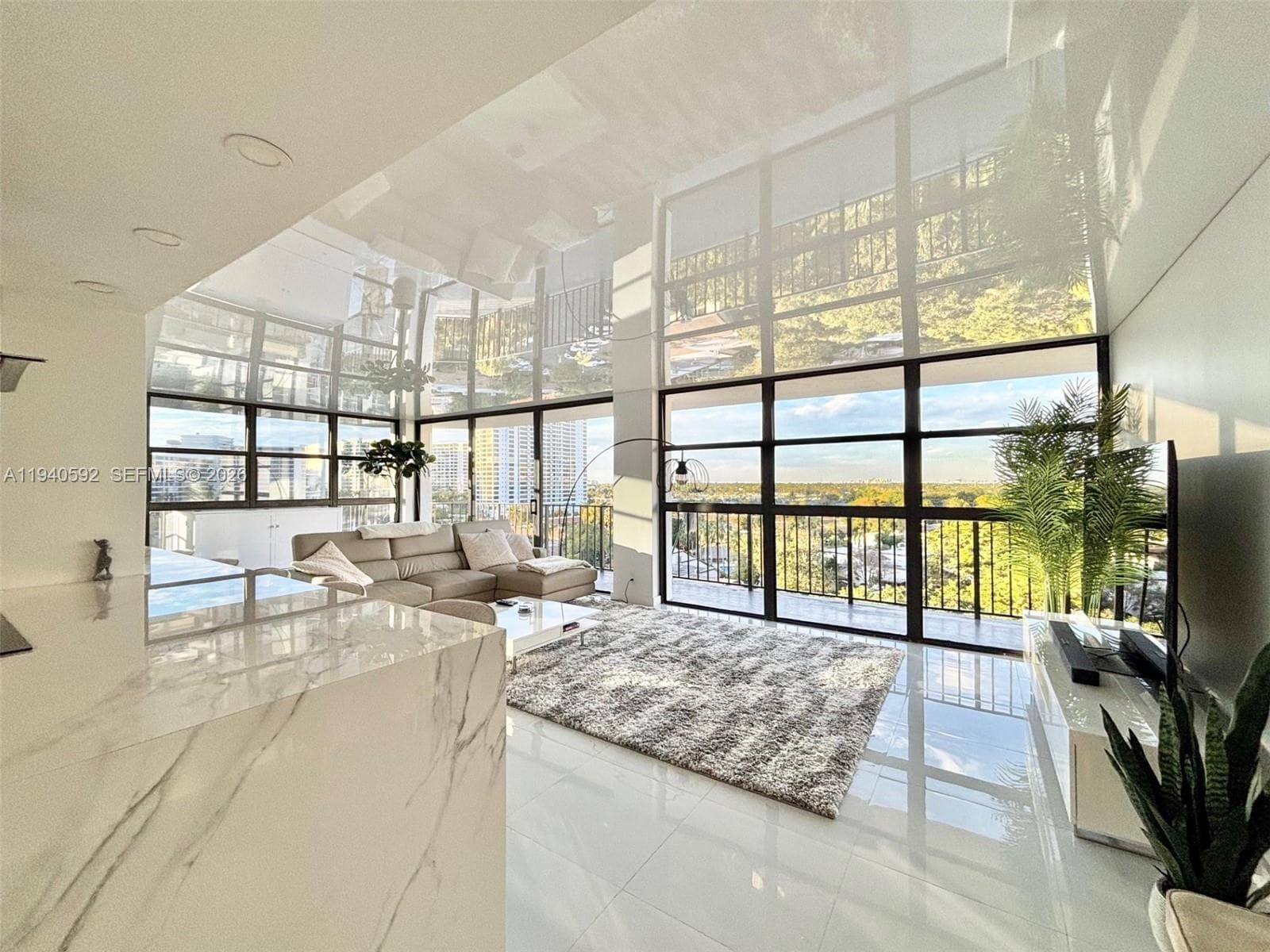 200 Leslie Dr 831 photo 1