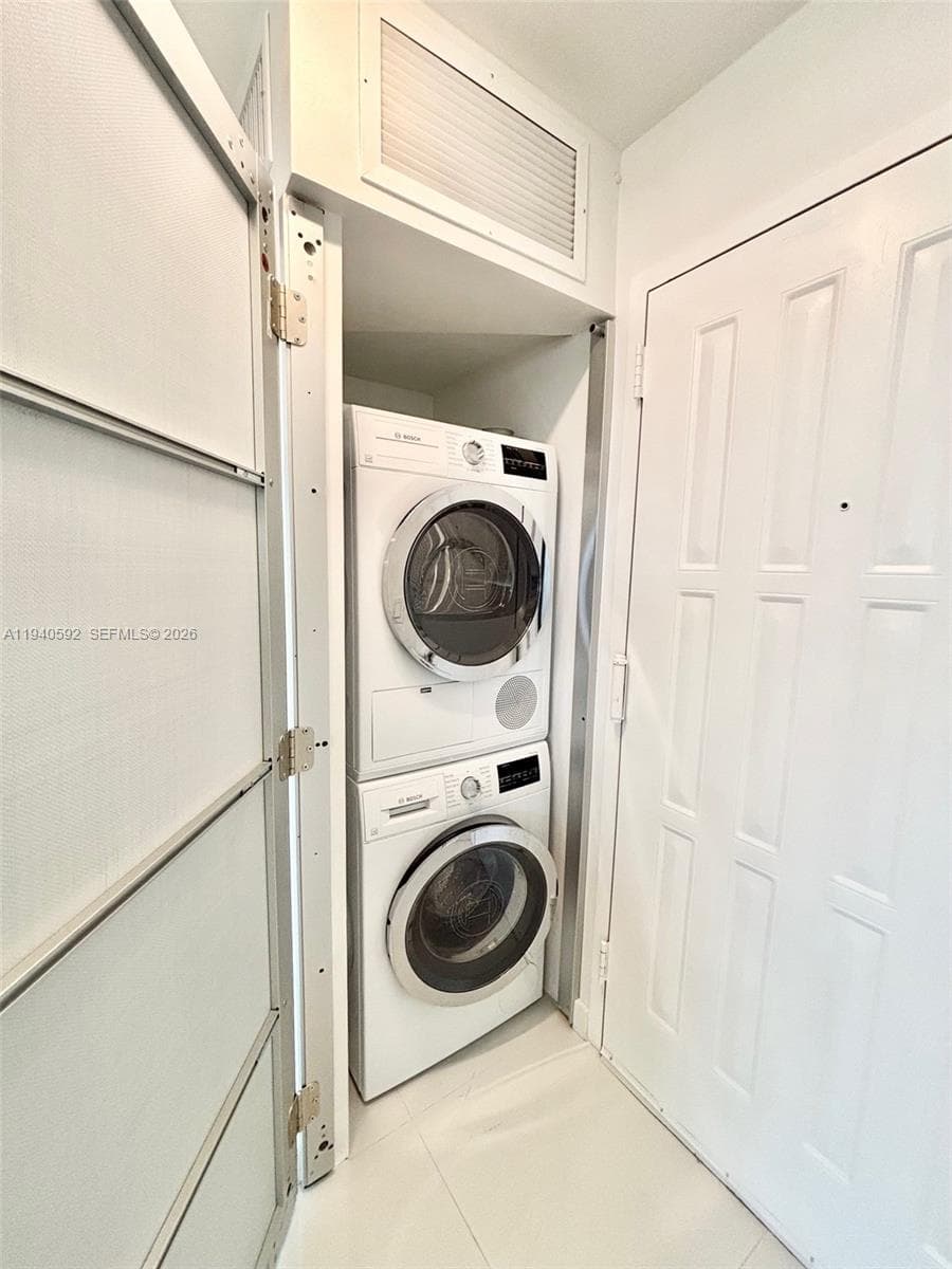 200 Leslie Dr 831 photo 14