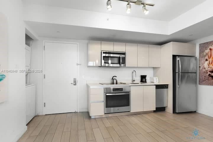2602 E Hallandale Beach Blvd R2006 photo 3