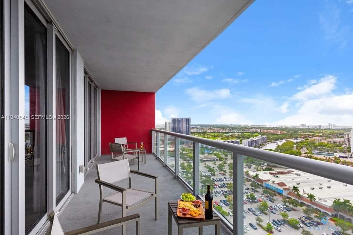 2602 E Hallandale Beach Blvd R2006 photo 21