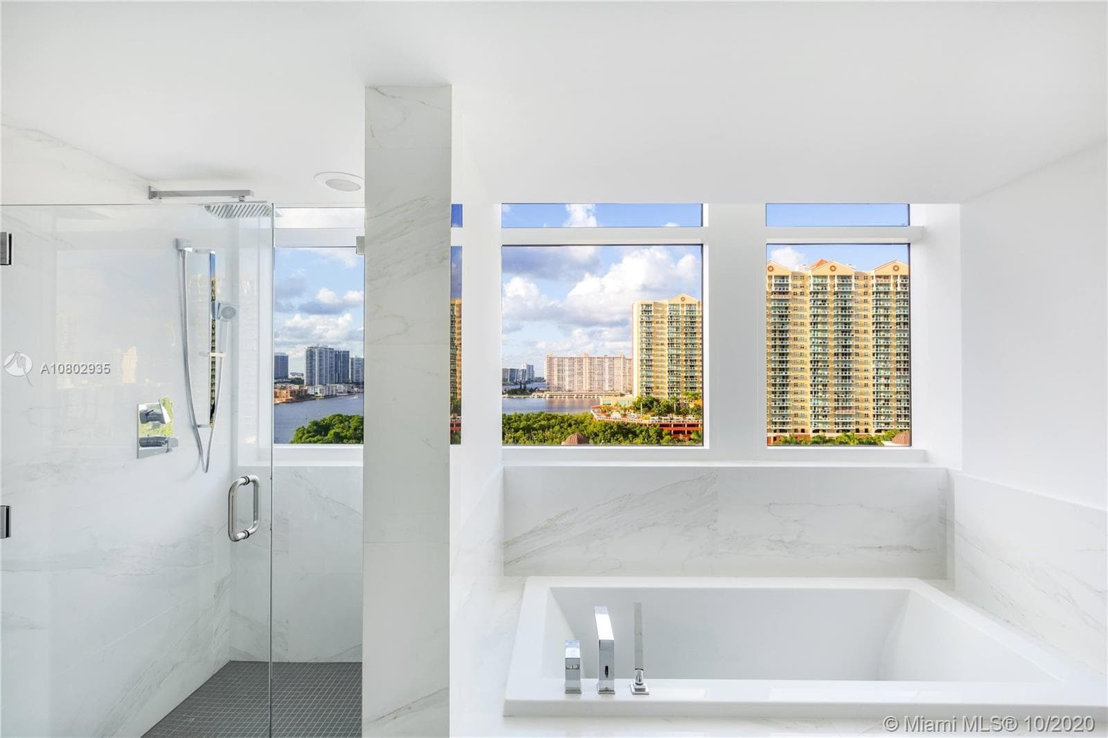 400 Sunny Isles Boulevard 1022 photo 24