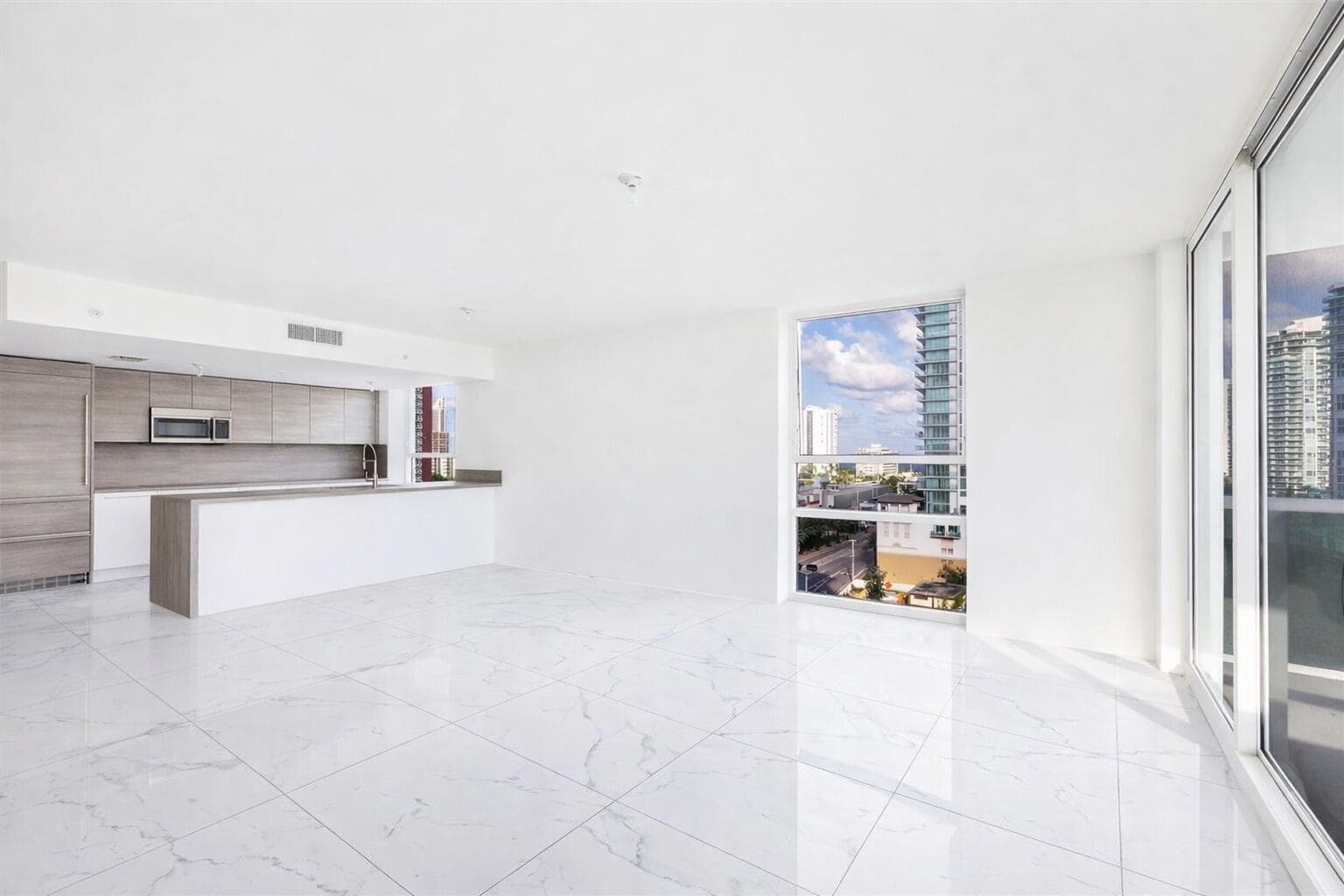 400 Sunny Isles Boulevard 1022 photo 19