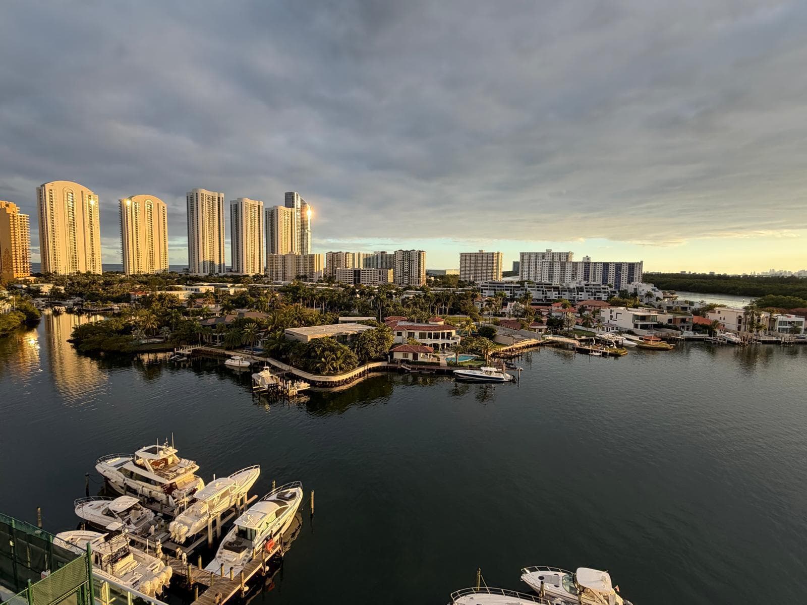400 Sunny Isles Boulevard 1022 photo 8