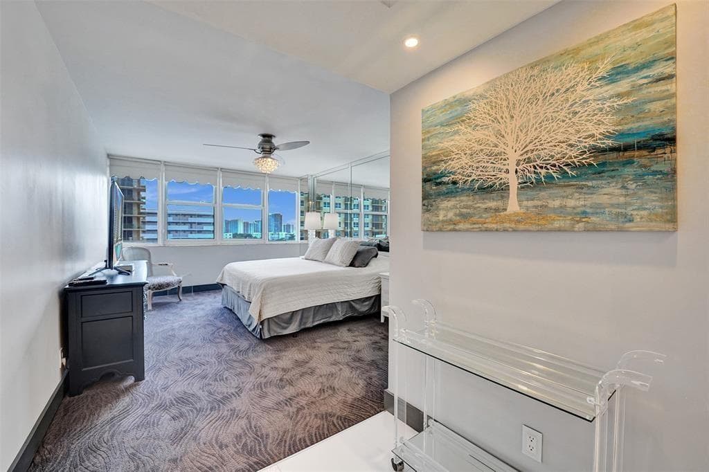 2030 S Ocean Drive 510 photo 19
