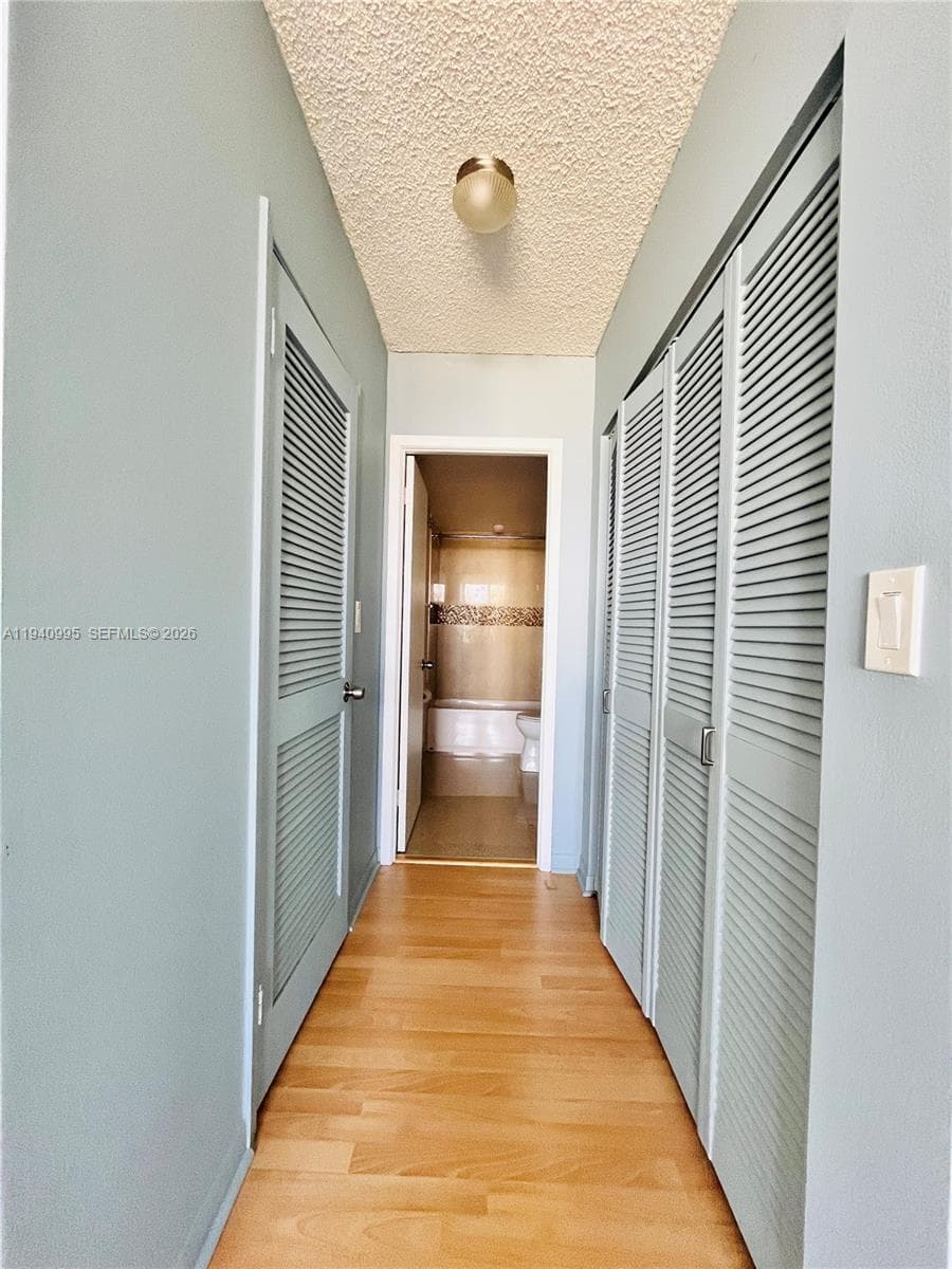 2500 Parkview Dr 1803 photo 12