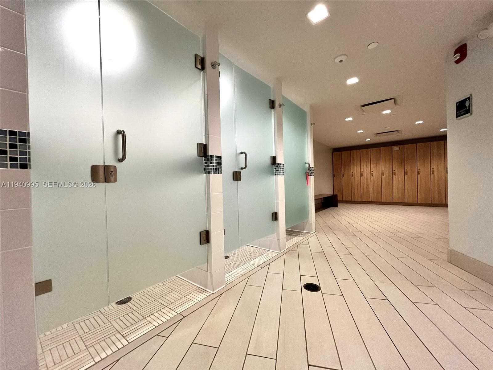 2500 Parkview Dr 1803 photo 18