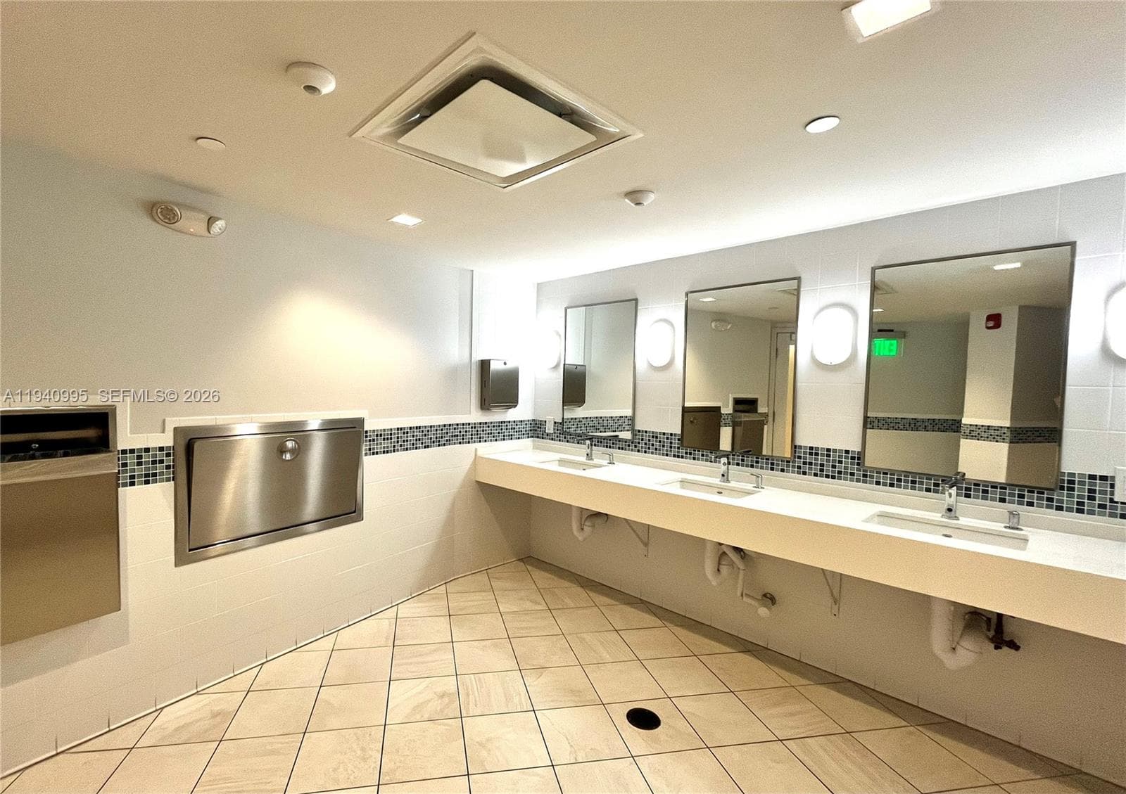 2500 Parkview Dr 1803 photo 19