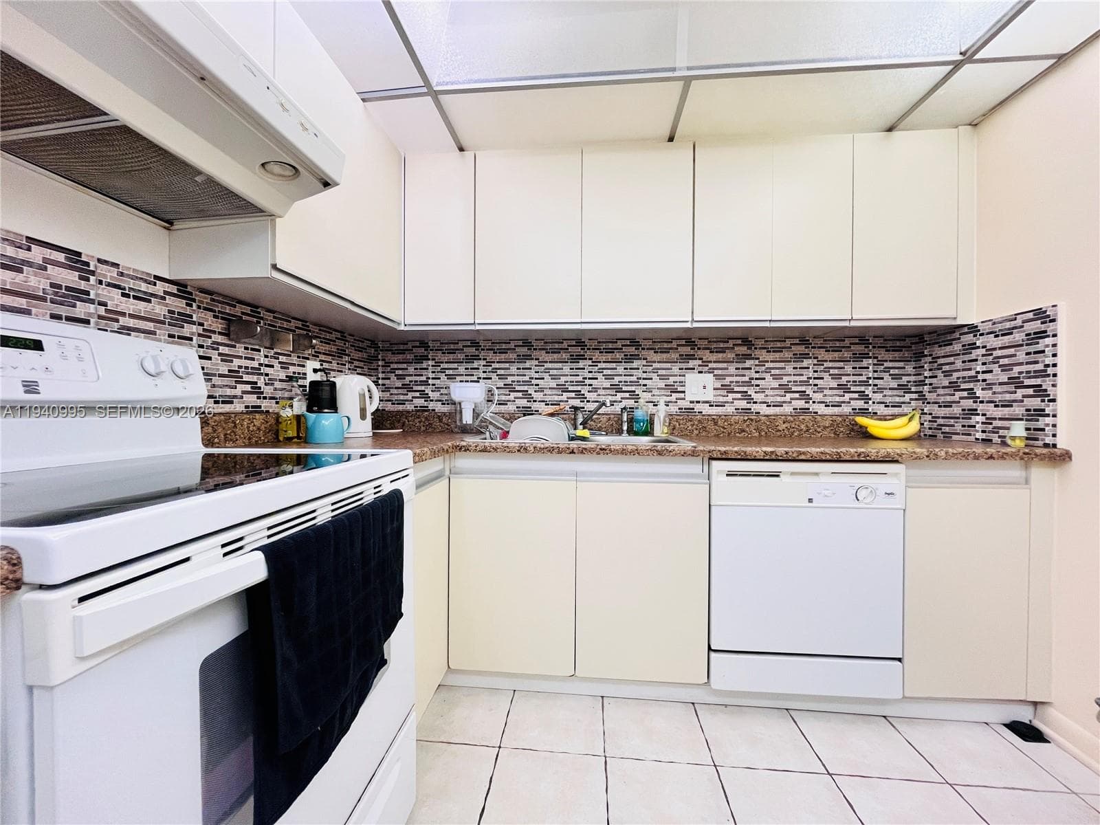 2500 Parkview Dr 1803 photo 8