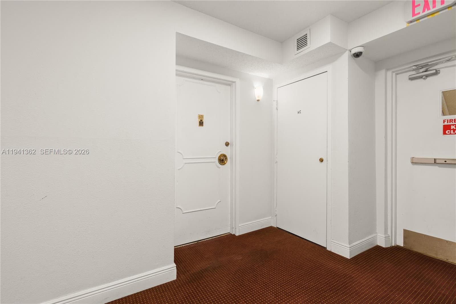 437 Golden Isles Dr 4D photo 2