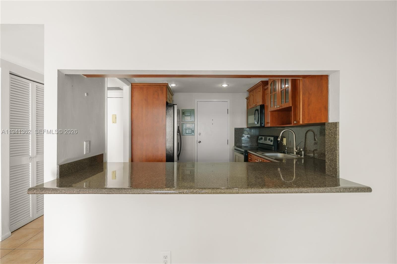 437 Golden Isles Dr 4D photo 6