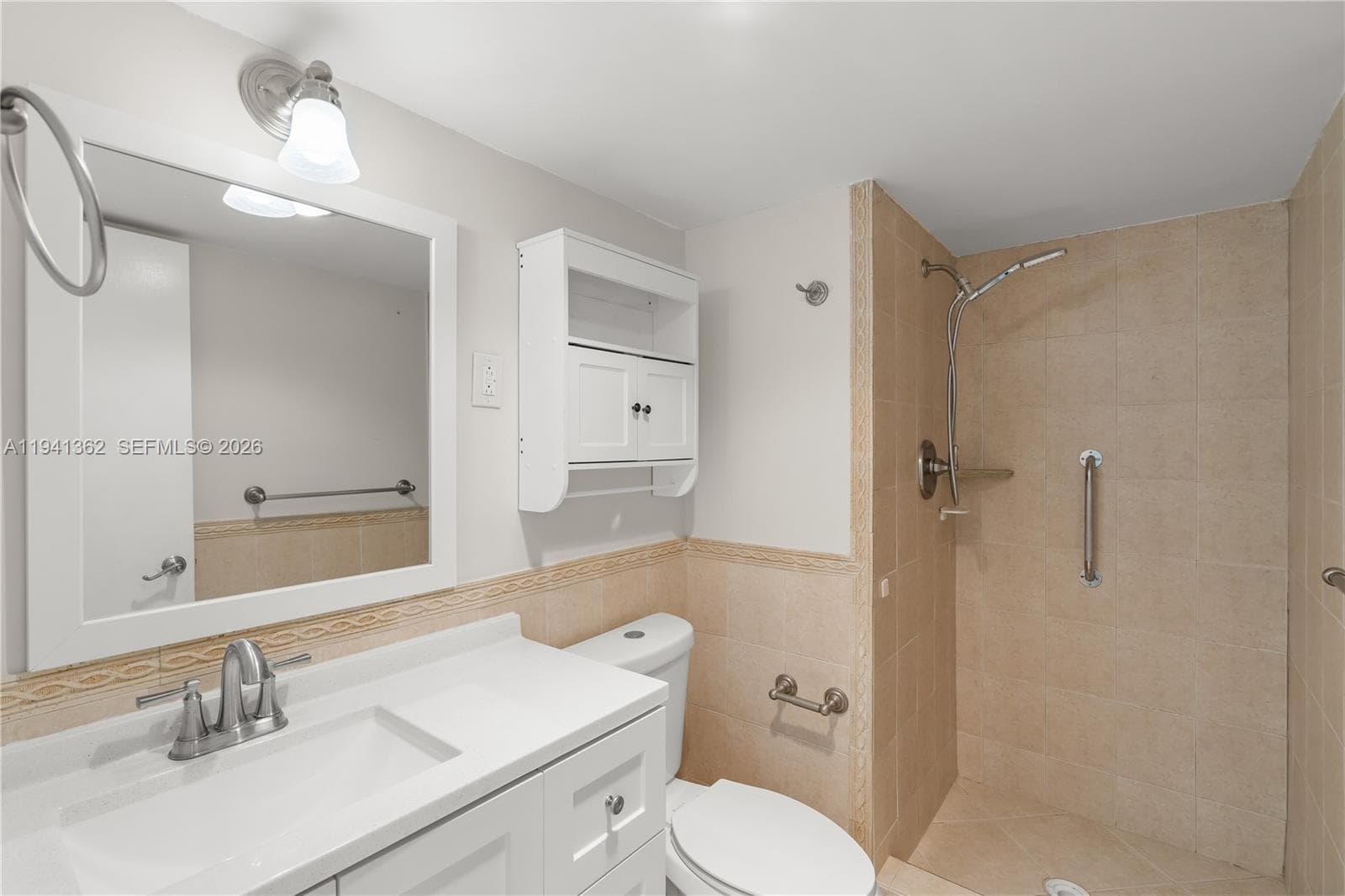 437 Golden Isles Dr 4D photo 13