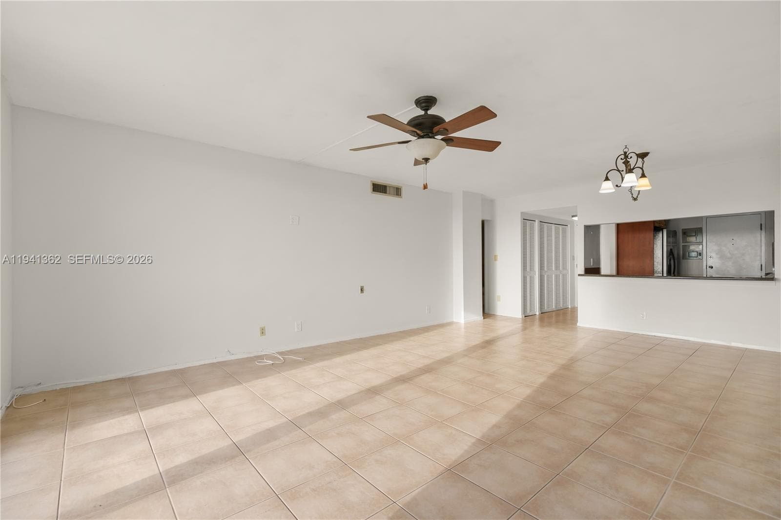 437 Golden Isles Dr 4D photo 5