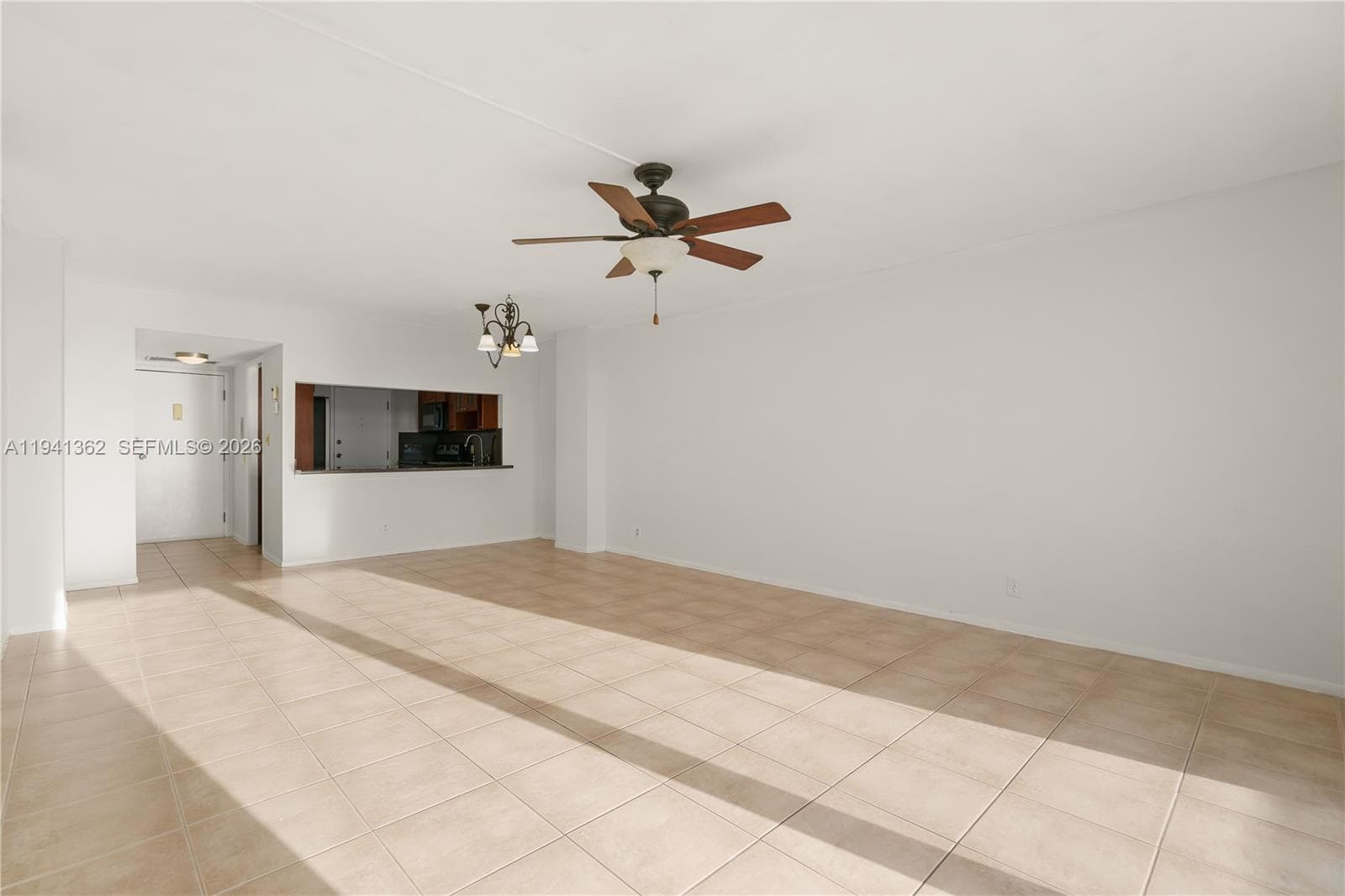 437 Golden Isles Dr 4D photo 8