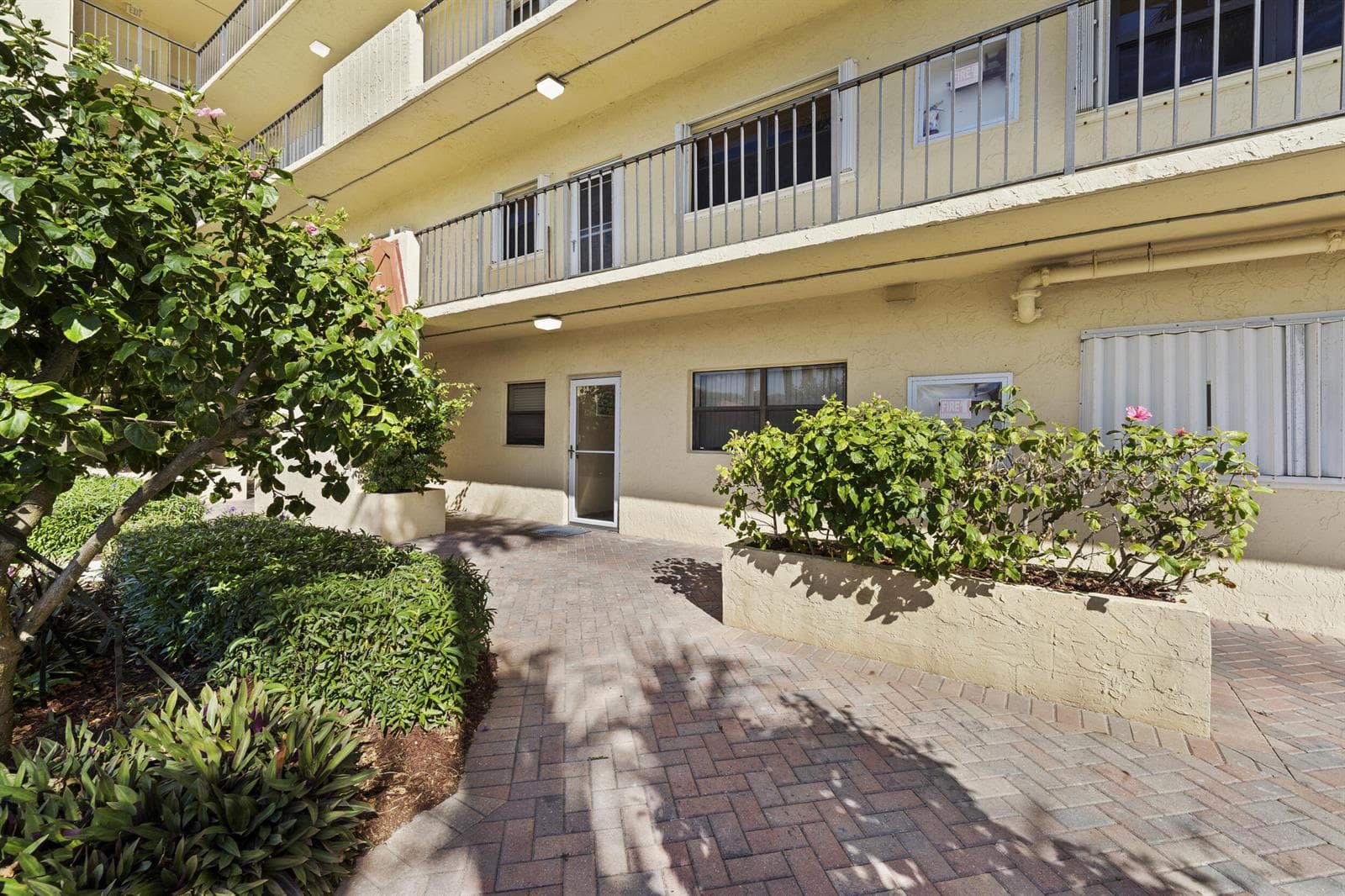 7420 S Ocean Drive 113 photo 5
