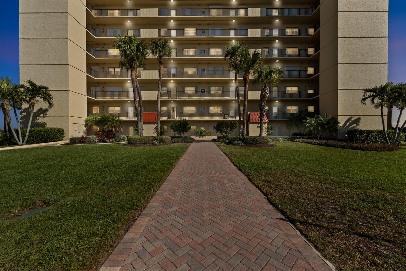 7420 S Ocean Drive 113 photo 4