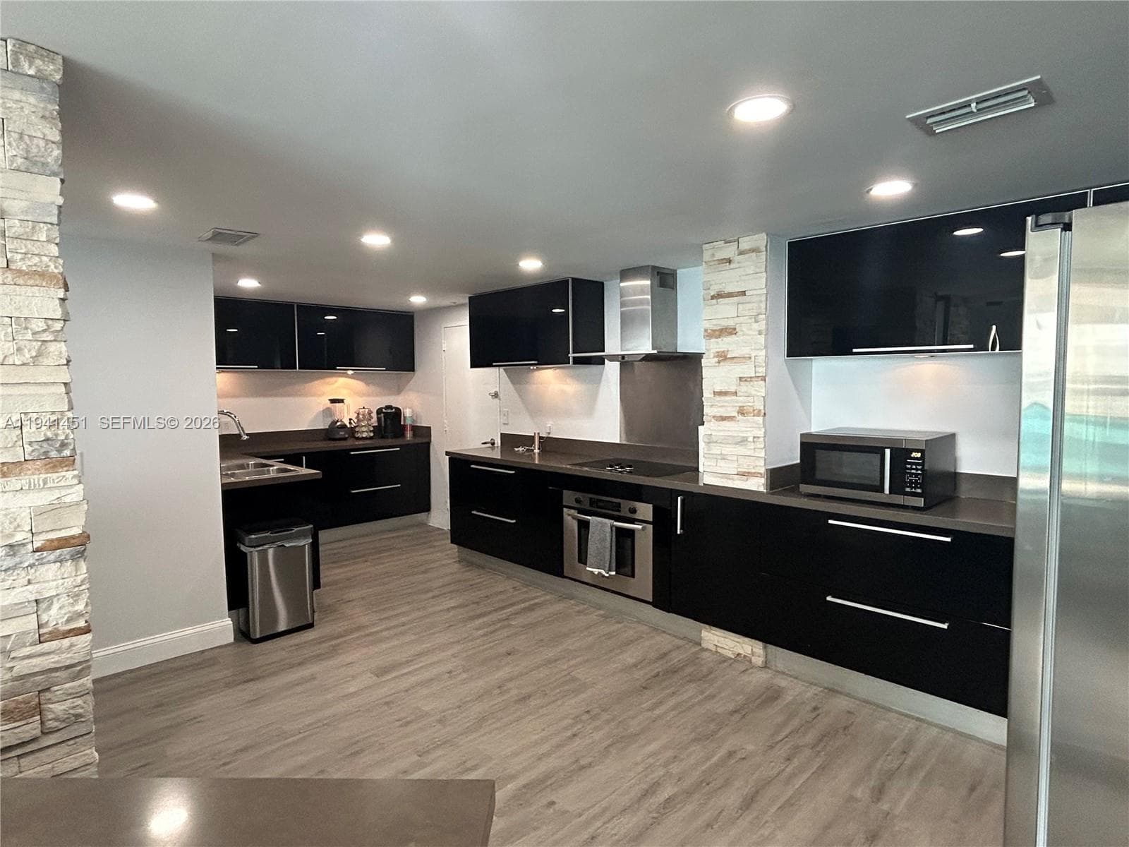 4001 Ocean Dr PH11 photo 7