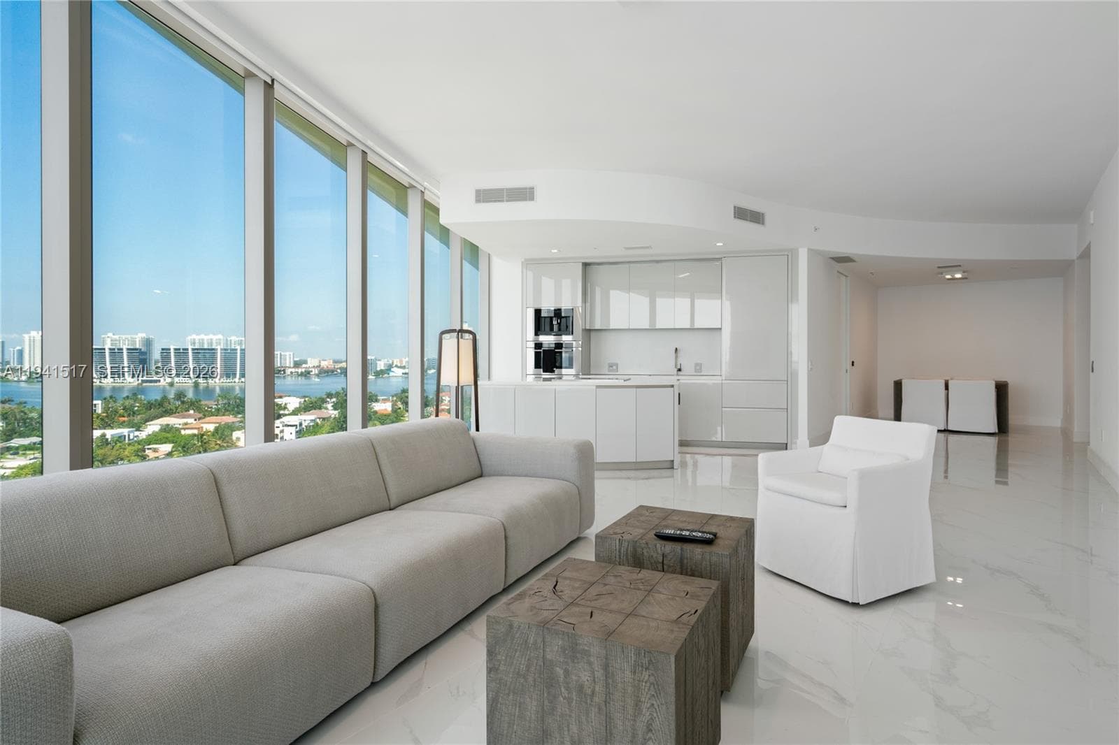 18975 Collins Ave 1104 photo 9