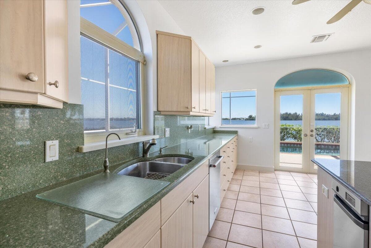 2 Seahorse Lane photo 24
