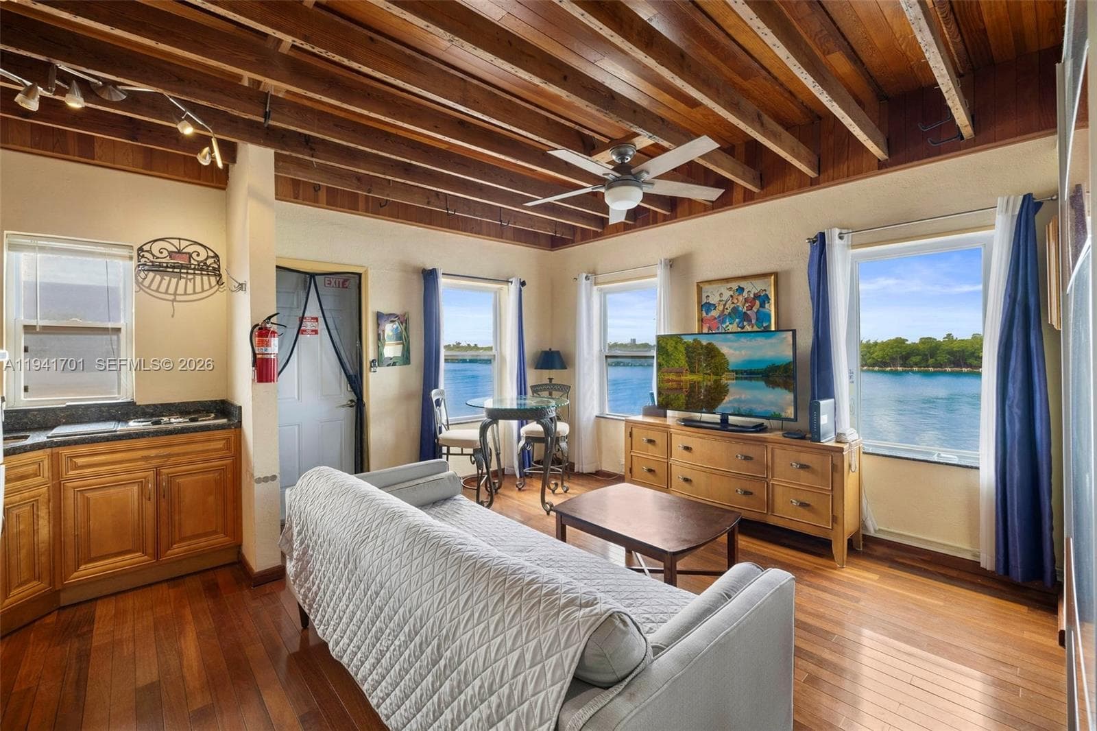 1908 N Ocean Dr 13A photo 19