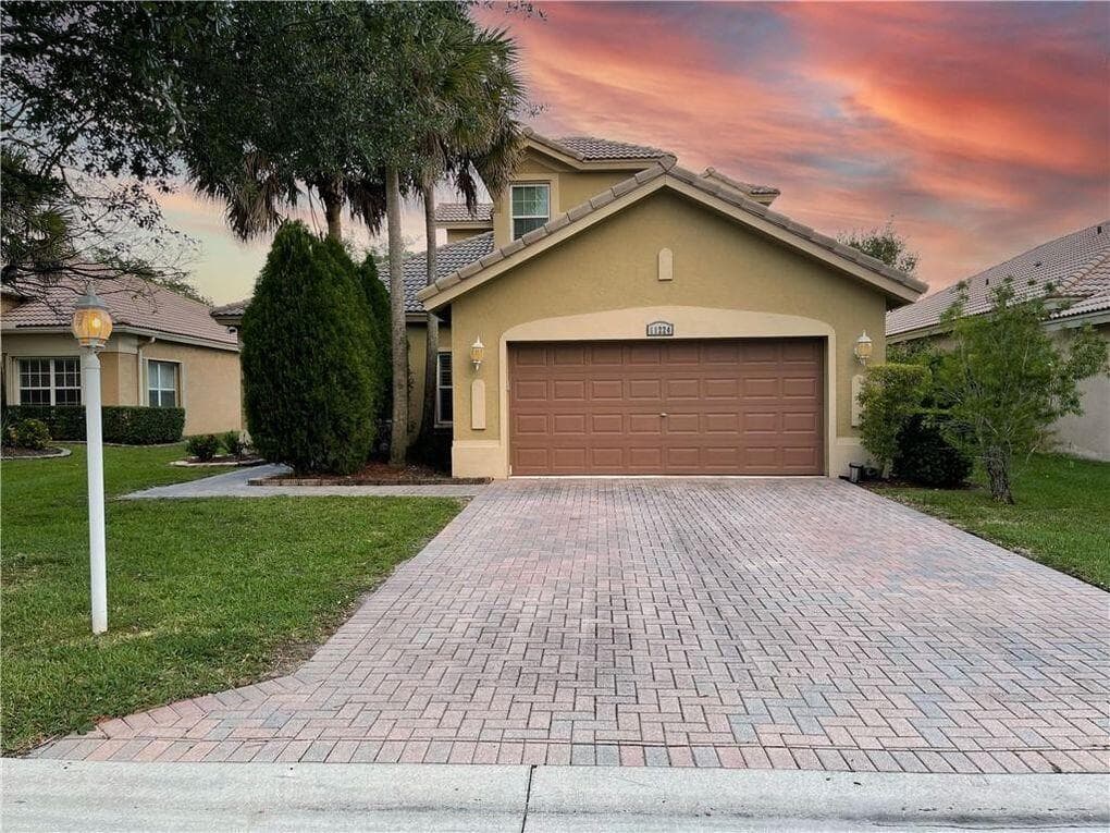 11224 NW 65th Court photo 1
